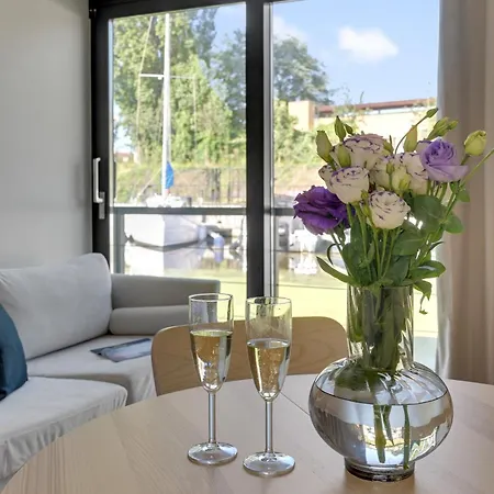 Na Wodzie - La Mare Motlava Houseboats By Downtown