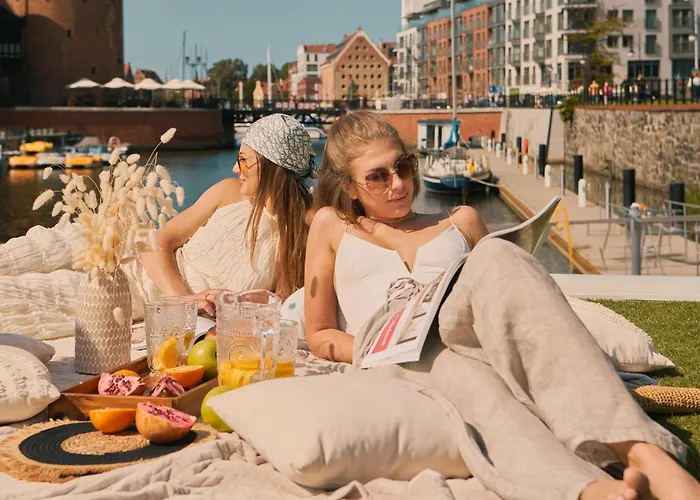 Na Wodzie - La Mare Motlava Houseboats By Downtown